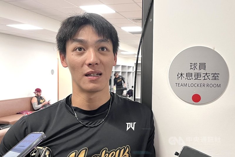 中華職棒樂天桃猿隊野手陳晨威（圖）日前迎接女兒出生，16日接受訪問時，談到當爸心情，坦言一開始抱起來相當緊張，心中願望是小朋友開心長大。中央社記者蘇志畬攝　115年6月16日