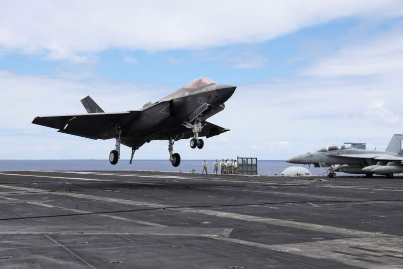 圖為美軍一架F-35戰機參與2024年環太平洋軍事演習。（路透社）