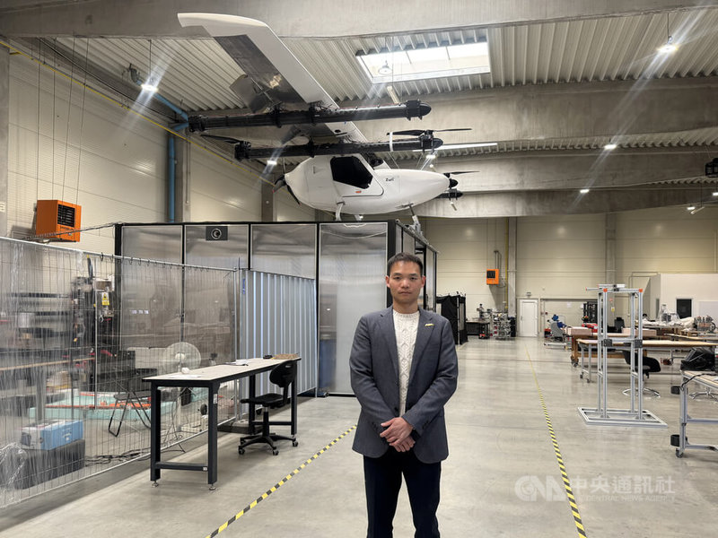 捷克航空新創公司Zuri的飛機設計師是來自台灣的林澤（圖）。談到來捷克的契機，林澤說：「都市空中交通是一個全新的航空領域，而能從零開始設計一架飛機，是非常難得的機會。」中央社記者劉郁葶布拉格攝　115年6月17日