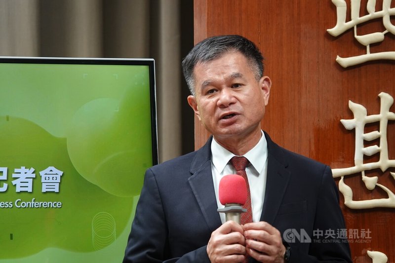 國防部戰規司長黃文啓中將18日於行政院會後記者會指出，國防自主無人載具籌獲規劃採大量、長單與迭代創新的方式，滿足作戰需求。中央社記者吳書緯攝 115年6月18日