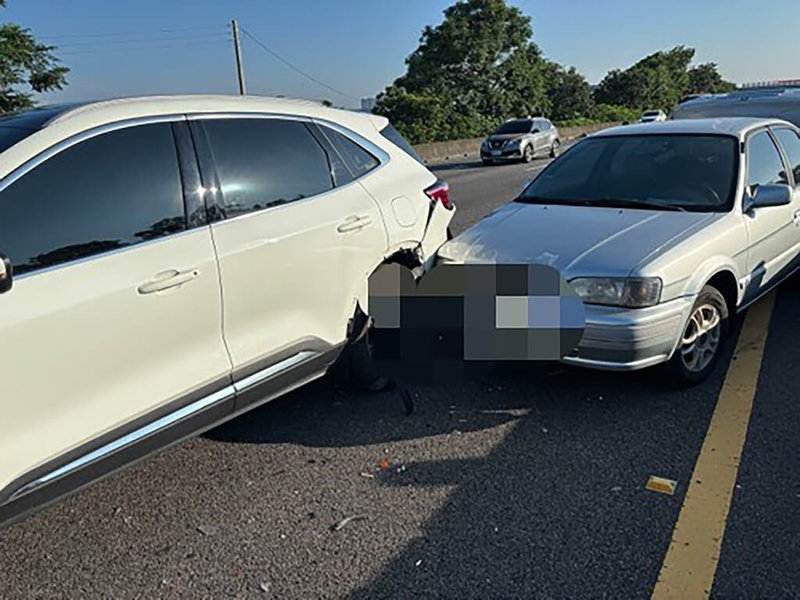 國道公路警察局第三公路警察大隊透過訊息表示，端午節連假首日，19日上午6時至8時許，國道1號南向199至203公里彰化路段共發生8件交通事故，所幸皆無人受傷。（民眾提供）中央社記者鄭維真傳真　115年6月19日