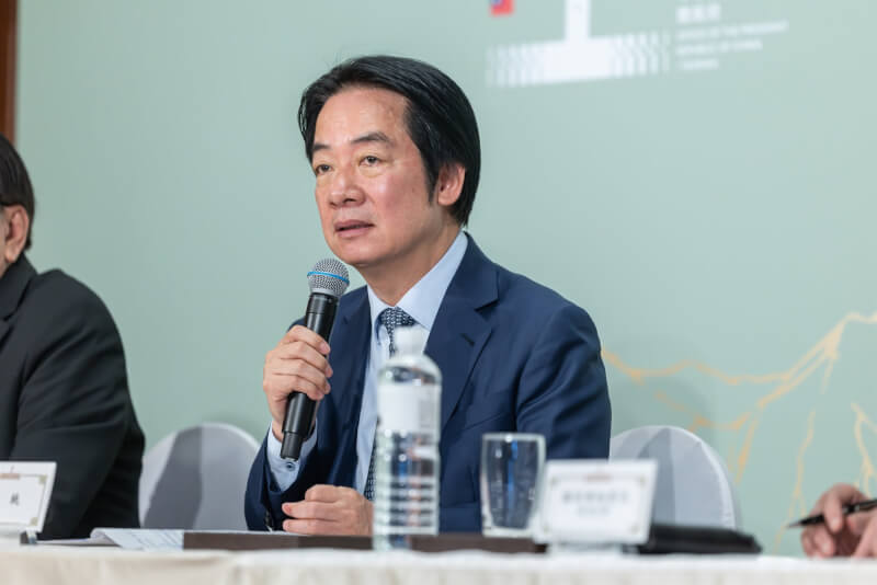 總統賴清德18日上午出席在台北賓館舉行的台灣外國記者會(TFCC)「總統與國際媒體茶敘」。(總統府提供)