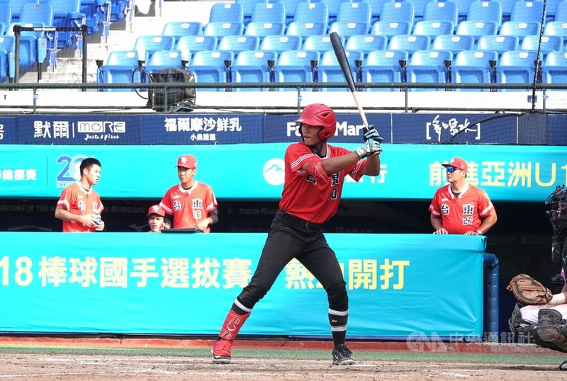 115年玉山盃全國青棒錦標賽季軍戰20日舉行，台東縣隊林宗賓（圖）敲出關鍵三壘打，率隊以4比2擊敗台南奪季軍。中央社記者謝靜雯攝　115年6月20日