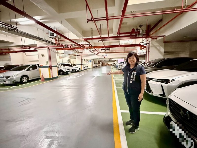 台中市政府推動公部門停車場共享政策，南區區長李美麗21日說明，南區聯合辦公大樓地下停車夜間月票使用率達97%，有效緩解周邊停車需求。（台中市政府提供）中央社記者郝雪卿傳真  115年6月21日