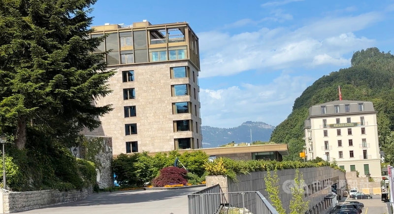 瑞士布爾根施托克度假村交通不易,在聯外道路封鎖後,幾乎無上山可能。中央社記者郭芳君布爾根施托克攝 115年6月21日