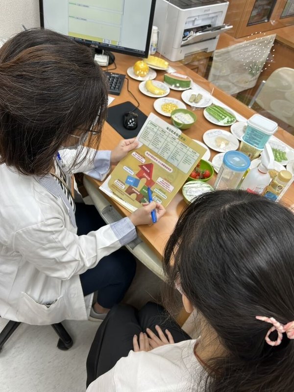 現代人因健檢紅字求助營養師比例增加，尤其是不想借助打針吃藥等外力的族群。（基隆長庚提供）中央社記者沈佩瑤傳真　115年6月21日