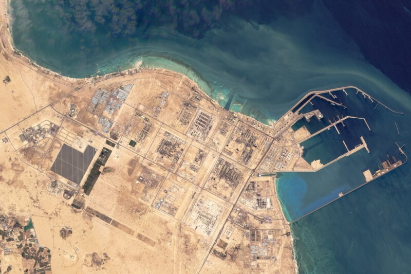 圖為卡達拉斯拉凡工業區3月時的衛星圖。（Planet Labs PBC via 美聯社）