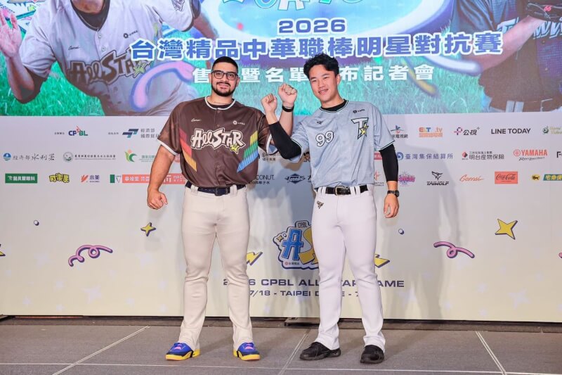 TEAM STAR隊先發投手羅戈(左)與入選TEAM TAIWAN隊的內野手王念好(右)。(圖取自facebook.com/heartbaseball)