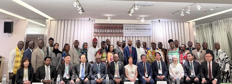 由屏東科技大學規劃辦理的第4期「非洲菁英人才智慧農業培訓班」於22日開訓，共有史瓦帝尼、索馬利蘭、奈及利亞等國的27名學員來台參加培訓課程。（教育部提供）中央社記者許秩維傳真　115年6月22日