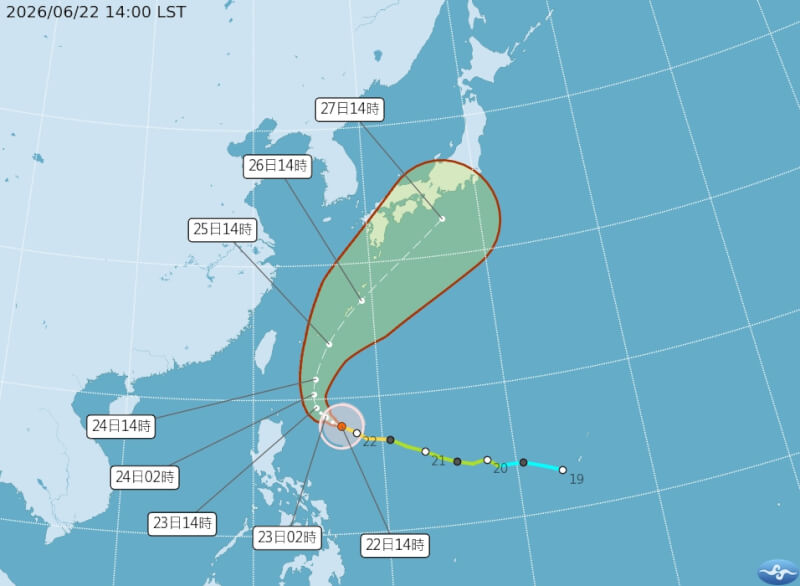 中颱米克拉22日下午2時中心位置在鵝鑾鼻東南方770公里處。(圖取自中央氣象署網頁cwa.gov.tw)