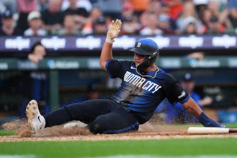 MLB底特律老虎隊台灣好手李灝宇22日在對紐約洋基隊比賽中，於第4局衝回本壘得分。（美聯社）