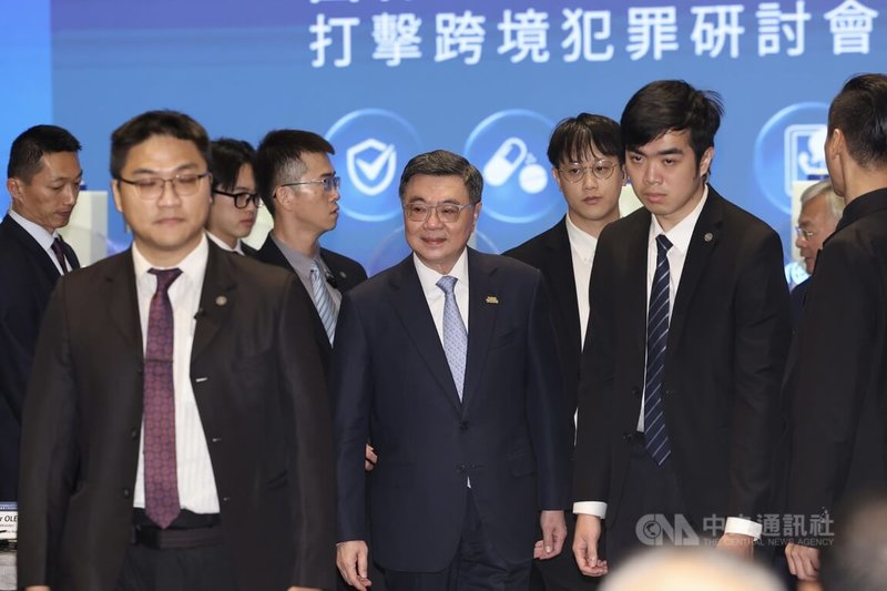 2026國際警察合作論壇-打擊跨境犯罪研討會23日上午在台北美福大飯店舉行,行政院長卓榮泰(中)出席開幕典禮。中央社記者吳家昇攝 115年6月23日