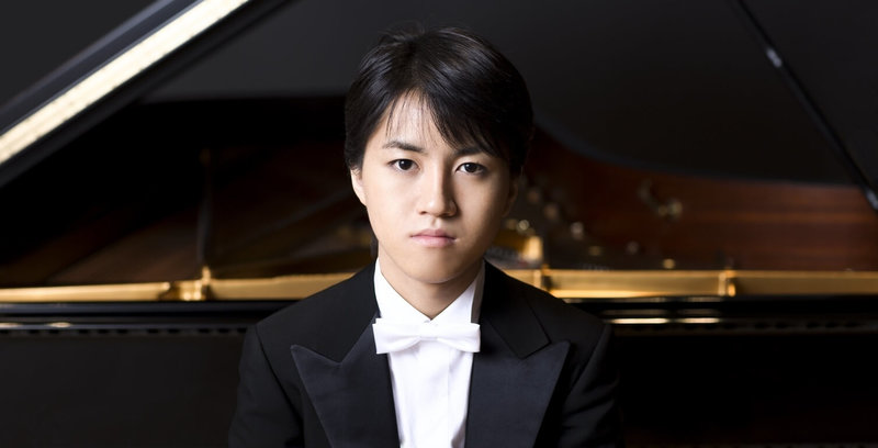 日本鋼琴家牛田智大（圖）從音樂神童蛻變為最受矚目的鋼琴家之一，7月將訪台舉行以德國作曲家布拉姆斯為主題的獨奏會。（鵬博藝術提供）中央社記者趙靜瑜傳真  115年6月23日