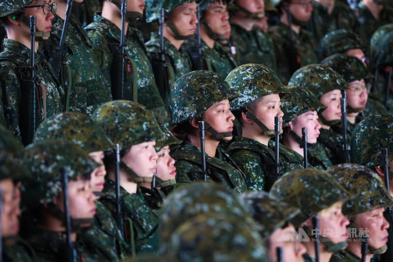 圖為2023年女性後備軍人自願加入教育召集訓練。（中央社檔案照片）