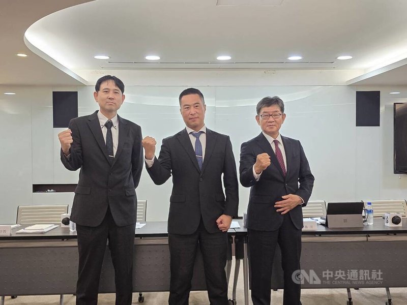 亞洲藏壽司再度啟動海外布局計畫，董事長暨總經理藪內薰（中）24日首次主持股東會，並宣布目標2027年第1季於曼谷開出第1家店。中央社記者江明晏攝　115年6月24日