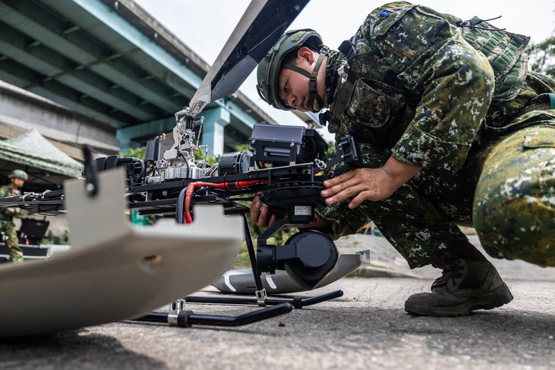 國軍立即備戰操演24日進入第3天,第三作戰區269旅聯兵2營實施港口重要目標防護演練,並出動戰術近程無人機(圖)偵蒐。(第三作戰區提供)中央社記者游凱翔傳真 115年6月24日