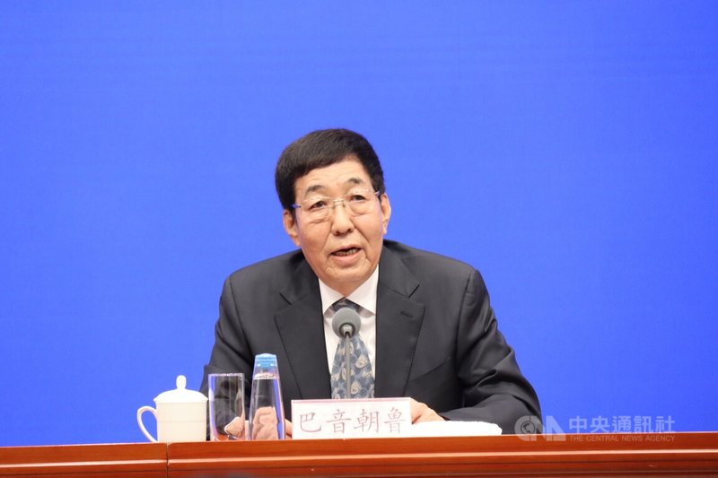 中國全國人大民委主任委員巴音朝魯24日在記者會上介紹7月1日將實施並引發爭議的「中國民族團結進步促進法」。中央社記者張淑伶北京攝 115年6月24日