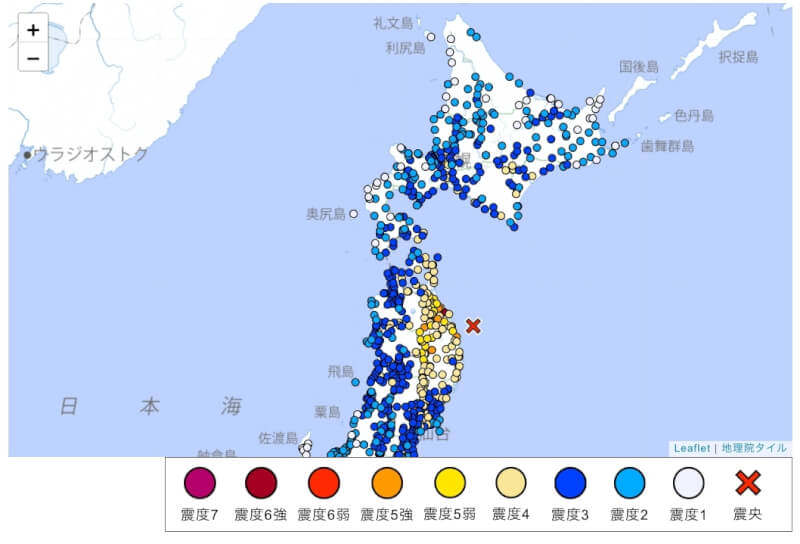 日本東北外海當地時間25日上午7時30分發生規模6.9地震。（圖取自日本氣象廳網頁data.jma.go.jp）