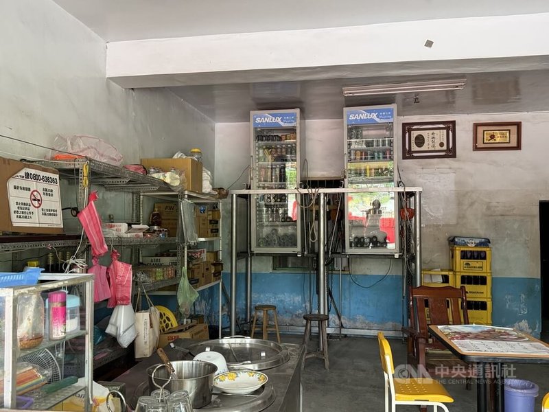 花蓮縣鳳林鎮山興里常有淹水災情，當地有住戶自行為室內冰箱加裝了升降設備。中央社記者張祈攝　115年6月26日