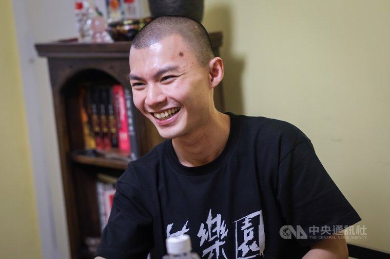 在電影「失樂園」中飾演問題少年「大熊」的演員陳俞諺（圖）受訪表示，自己跟家人感情很好，有著跟角色完全不同的生長背景，但這反而是他更理解角色的優勢。中央社記者裴禛攝　115年6月26日