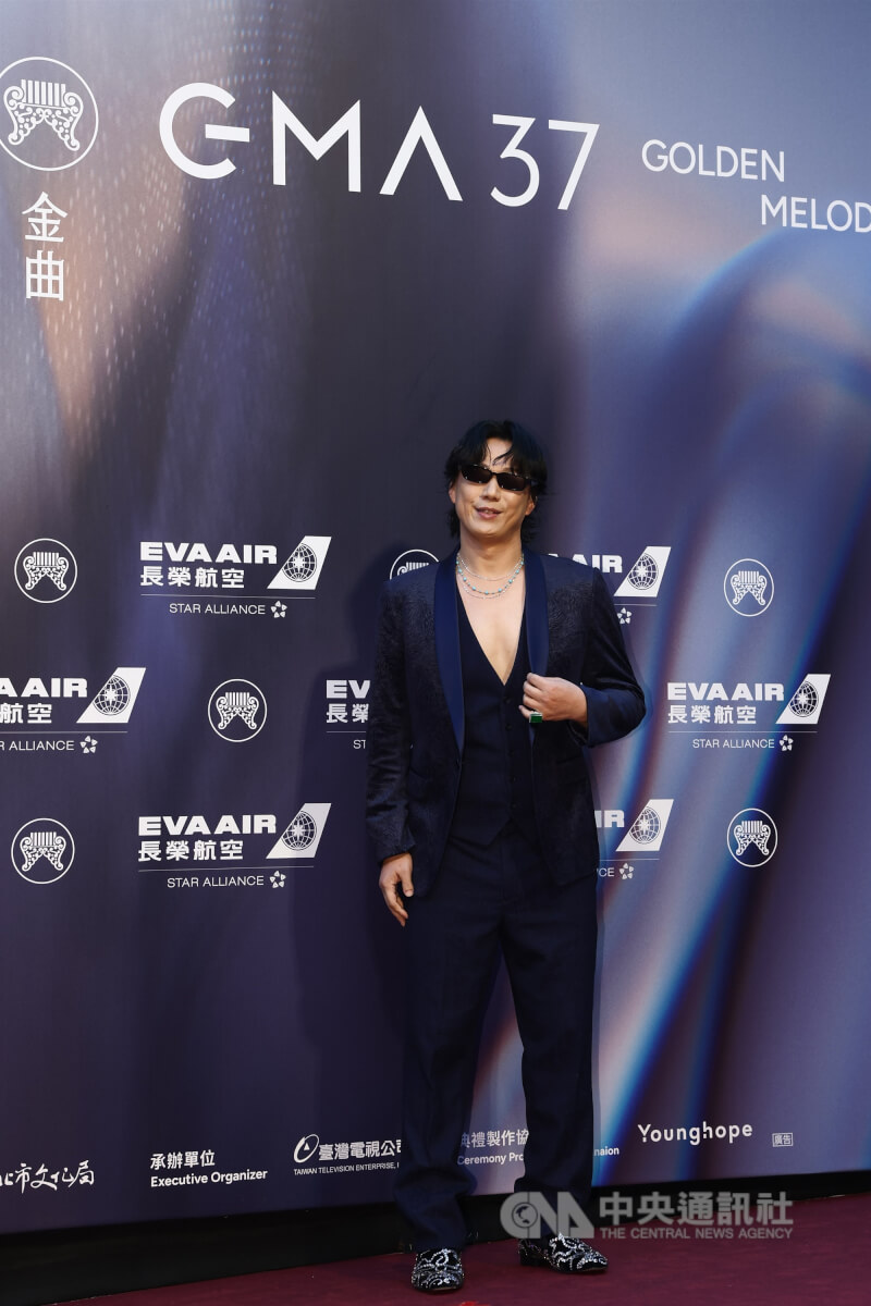 歌手蕭煌奇帥氣亮相，小露胸肌格外吸睛。中央社記者王騰毅攝　115年6月27日
