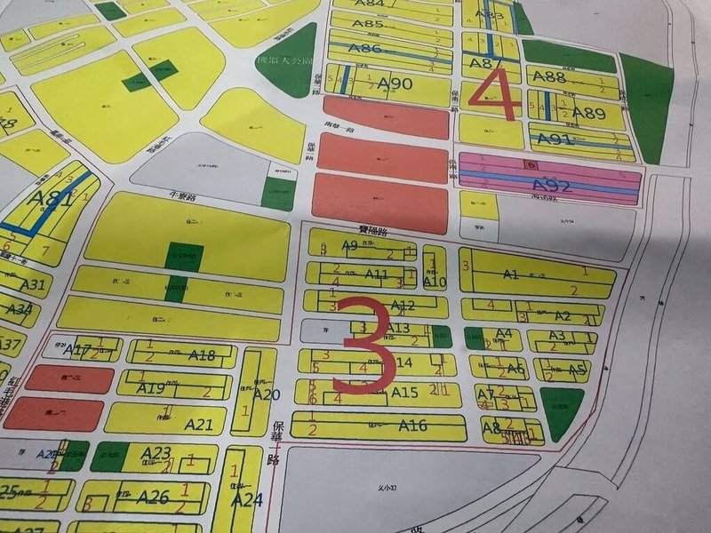 高雄市小港區沿海6里即將遷村，大林蒲鳳林宮27日向王爺請示，初步選在鄰近鳳山區保安里保華一路的「3號地」，廟宇確切遷建位置尚未決定。（鳳林宮提供）中央社記者張已亷傳真　115年6月28日