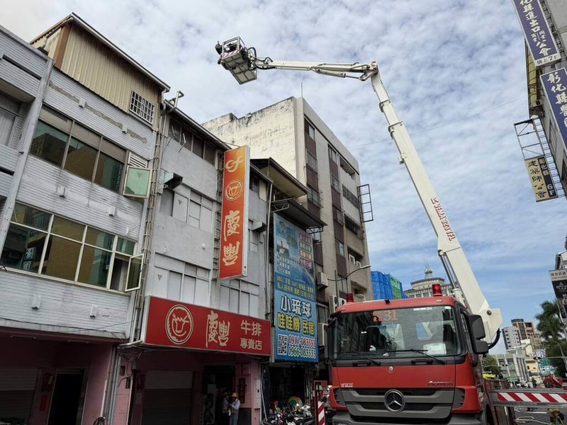 彰化市著名的慶豐牛排店29日上午發生火警，消防局獲報出動人車前往滅火，所幸無人傷亡。（彰化縣消防局提供）中央社記者吳哲豪傳真　115年6月29日
