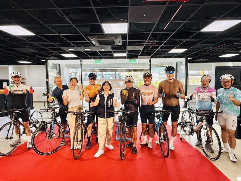 台中市觀旅局29日在石岡旅客服務中心舉辦「台中自行車嘉年華」報名起跑記者會，會中宣布1700個免費名額正式開放報名，並首度推出「台中自行車道完騎數位認證」。（台中市政府提供）中央社記者郝雪卿傳真  115年6月29日