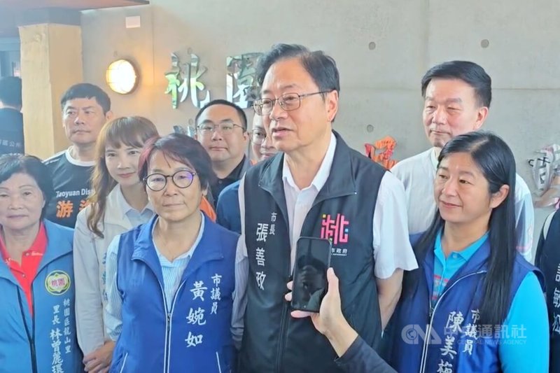 桃園市長張善政（前右2）29日受訪表示，可負擔住宅政策內容有點複雜，需要多一點時間審查可以理解，但不要把它擺在冰箱裡都不動，希望中央積極開會審查，體會可負擔住宅的優點，儘早讓政策通過。中央社記者吳睿騏桃園攝　115年6月29日