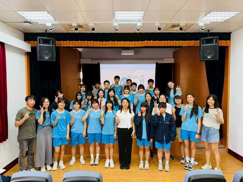 教育部推動「青年百億海外圓夢基金計畫」，民國115年金門高中有27名學生入選，將陸續前往9個國家及跨國交流據點學習。（國立金門高中提供）中央社記者吳玟嶸傳真　115年6月30日