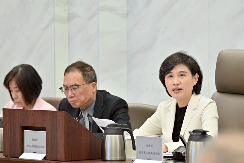 行政院副院長鄭麗君（右1）30日主持行政院觀光產業振興諮詢會議表示，台灣將持續強化觀光品牌形象，將來台旅客930萬人次、觀光整體產值達新台幣9000億元作為115的年目標。（行政院提供）中央社記者賴于榛傳真 115年6月30日