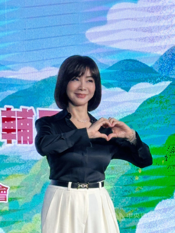 資深藝人陳美鳳（圖）30日出席門諾基金會記者會，號召全民響應「花東關懷 一餐一輔具」公益計畫。中央社記者洪素津攝　115年6月30日