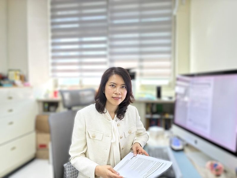 陽明交通大學公共衛生研究所教授莊宜芳主持的研究發現，特定腸道菌會影響大腦類澱粉蛋白沉積，透過血液、神經系統等多種途徑，悄悄影響大腦健康。（陽明交大提供）中央社記者許秩維傳真　115年7月1日