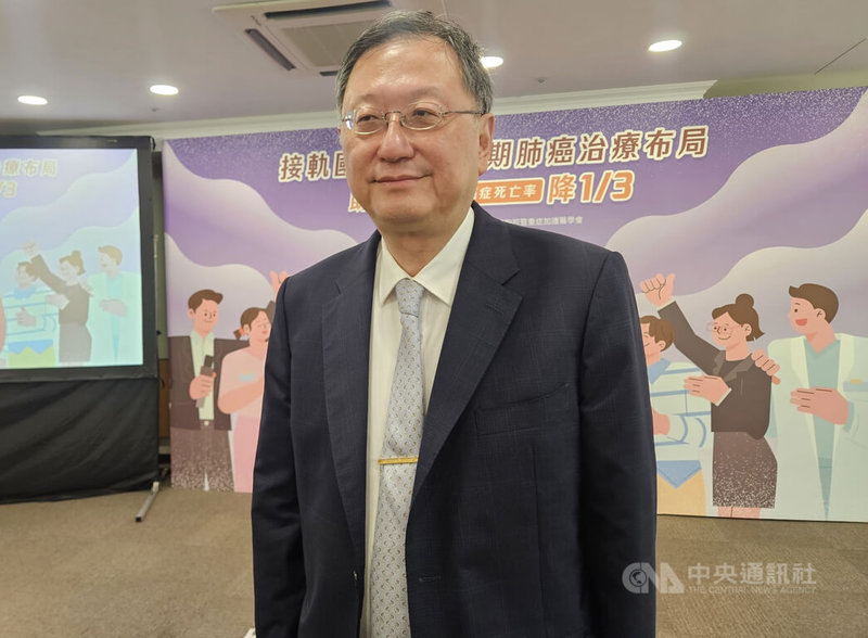 台大醫學院院長吳明賢日前病倒,台大醫院院長余忠仁(圖)1日接受媒體聯訪表示,吳明賢身體底子好,大部分恢復得差不多,已不需低溫治療。中央社記者陳婕翎攝 115年7月1日