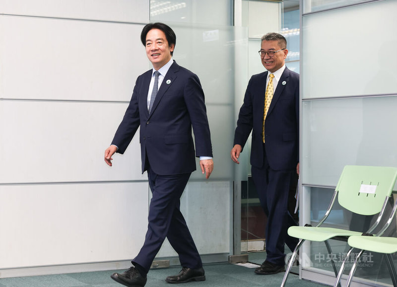 民進黨主席賴清德（左）1日下午率領黨祕書長徐國勇（右）等人，出席「台灣好生活」民進黨2026地方選舉政績暨共同政見發布記者會。中央社記者謝佳璋攝  115年7月1日