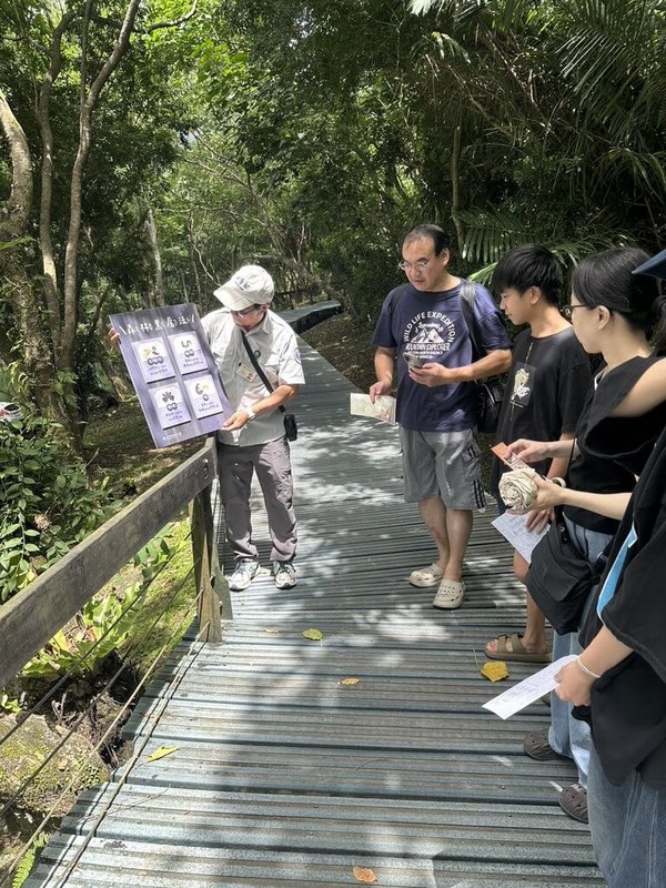 太魯閣國家公園1日起推出暑期限定「太魯閣臺地寶盒」免費解說導覽活動，每天4場次，由專業志工進行40分鐘生態路徑探索，活動前30分鐘於遊客中心上館服務台旁集合出發，不需要提前報名。（太管處提供）中央社記者張祈傳真　115年7月1日