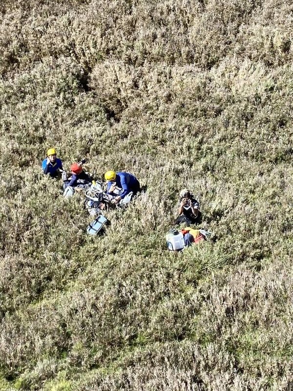 為掌握花蓮萬里溪堰塞湖現地狀況，林保署花蓮分署組織特遣隊，1日在空勤直升機支援下，已在海拔約2800公尺的大安山附近完成吊掛垂降，將展開為期5天的堰塞湖周邊勘查、記錄等任務。（林業及自然保育署花蓮分署提供）中央社記者李先鳳傳真　115年7月1日