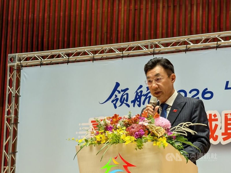 台中市政府2日舉辦「領航2026－台中無人載具產業與海外商機論壇」，立法院副院長江啟臣致詞表示，商用無人機市場正迎來爆發式成長，是不容錯過的藍海商機。中央社記者蘇木春攝　115年7月2日