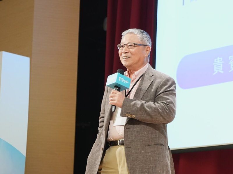 緯創董事長林憲銘2日出席緯育AI Talent論壇致詞時透露，緯創內部有點「逼迫」工程師必須善用公司建立的算力，2個月內已經燒掉60億的Token（詞元）。（緯育提供）中央社記者吳家豪傳真  115年7月2日
