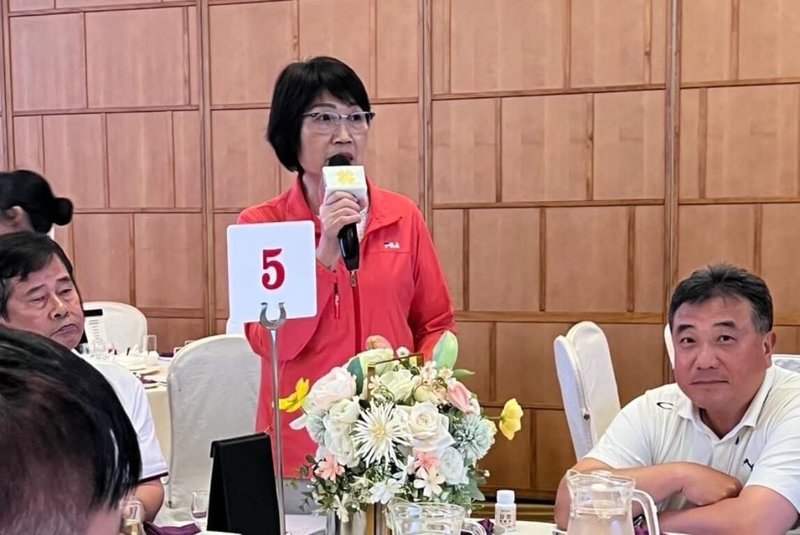 國民黨新竹縣議員蔡志環(右2)3日表示,6月26日降雨造成竹北市多處積淹水,要求縣府應檢討治水與排水系統。新竹縣政府指出,已針對雨水下水道、轄管道路、橋梁及地下道巡查清理,並加強清淤。(蔡志環提供)中央社記者郭宣彣傳真 115年7月3日