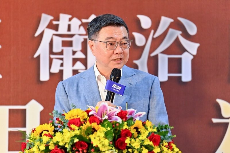 基隆毅太企業集團3日舉行營運總部暨整體衛浴設備廠啟用典禮，行政院長卓榮泰（圖）出席時提及，政府提出的中小微企業轉型升級發展條例（草案），將在9月立法院新會期正式送審。（行政院提供）中央社記者沈如峰傳真　115年7月3日