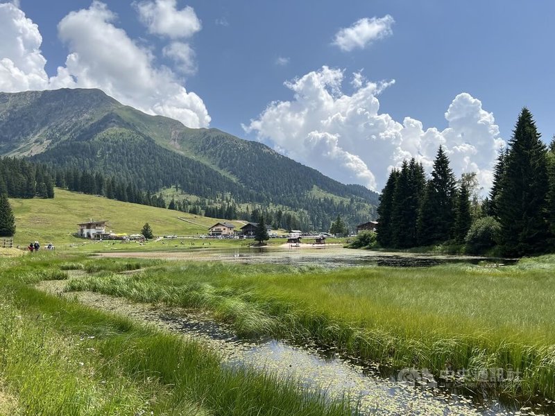 北義阿爾卑斯山區「多洛米蒂」近年在台灣也是熱門旅遊目的地,在社群網站有專門粉絲頁,經常有人分享旅行心得或揪團前往。中央社記者黃雅詩多洛米蒂攝 115年7月5日