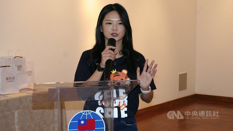 中南美洲世新校友會4日於聖保羅華僑文教服務中心舉行成立茶會,會長謝如欣於成立茶會致詞,回顧家族三代世新淵源,並期盼在巴西推動校友會,串聯中南美洲校友,讓世新精神在海外生根。中央社記者唐雅陵聖保羅攝 115年7月5日