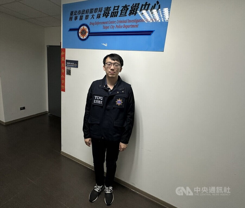 「喪屍煙彈」造成毒駕危害，台北市刑警大隊毒品查緝中心警務員兼代理隊長陳建宇（圖）表示，依托咪酯可轉成煙油，因電子煙易隱藏、好攜帶，可加香精減少吸毒後臭味，讓吸毒人口趨之若鶩。中央社記者劉建邦攝　115年7月5日