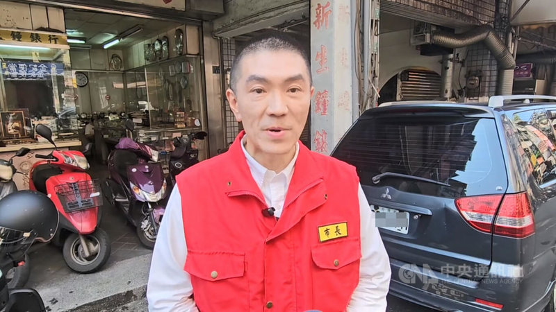 基隆市名人幼兒園日前發生教保員涉嫌虐童案，市長謝國樑（圖）6日下午視察水溝清淤後受訪表示，對於家長與孩子們的情況，市府現階段還是要好好地妥善處理與協助，也一定會向家長表達歉意。中央社記者王朝鈺攝　115年7月6日