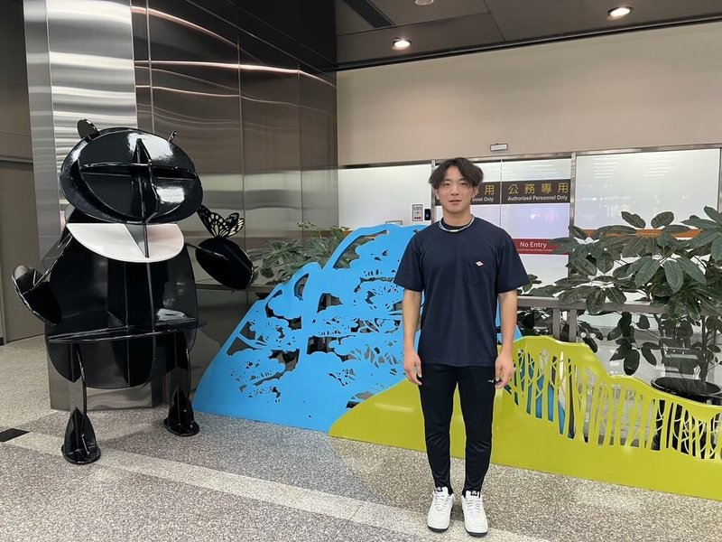 中職富邦悍將7日宣布，與日本籍右投手山崎正義（Seigi Yamazaki）（圖）完成簽約，將以「育成洋將」的身分加盟。（富邦悍將提供）中央社記者謝靜雯傳真　115年7月7日
