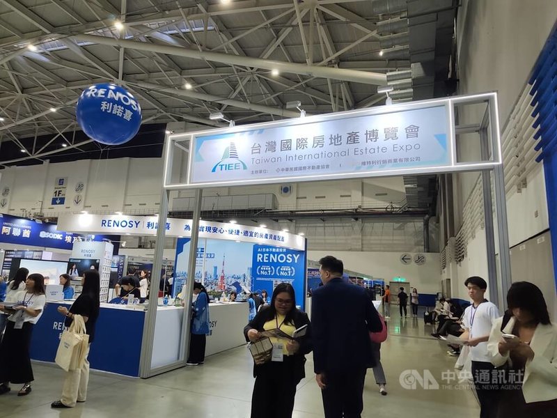 台灣國際房地產博覽會9日至12日在台北南港展覽館舉行,集結日本、澳洲、杜拜、泰國、馬來西亞等海外房地產業者。中央社記者何秀玲攝 115年7月9日