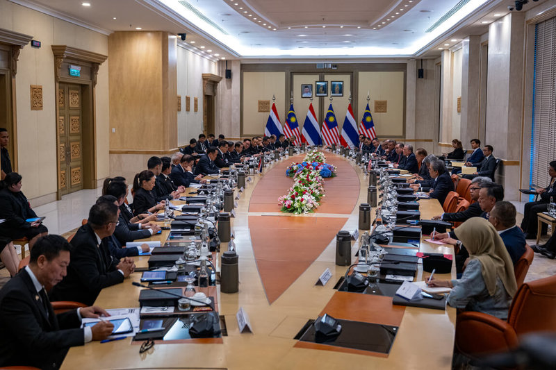 泰國總理阿努廷9日率團訪問馬來西亞,與大馬首相安華等官員共同討論邊境安全、經貿及農業合作等議題。(馬來西亞首相署提供)中央社記者黃自強吉隆坡傳真 115年7月10日