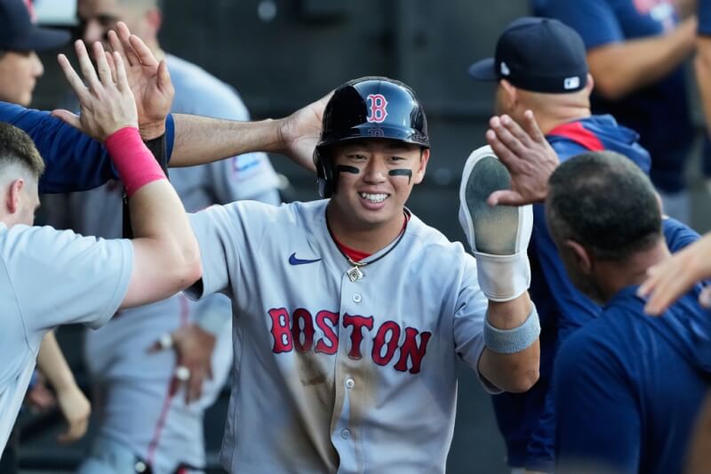 MLB紅襪隊台灣野手鄭宗哲連3場敲雙安。圖為8日出賽畫面。(美聯社)