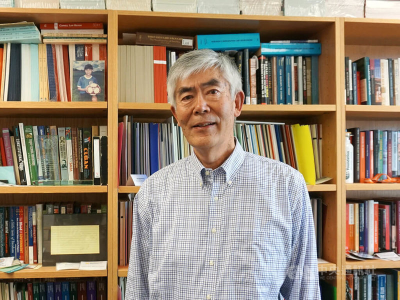 加州大學洛杉磯分校(UCLA)法學院教授本村浩(Hiroshi Motomura)認為,出生公民權是美國做為移民國家的公民制度,也是美國強大的原因之一。中央社記者林宏翰洛杉磯攝 115年7月12日